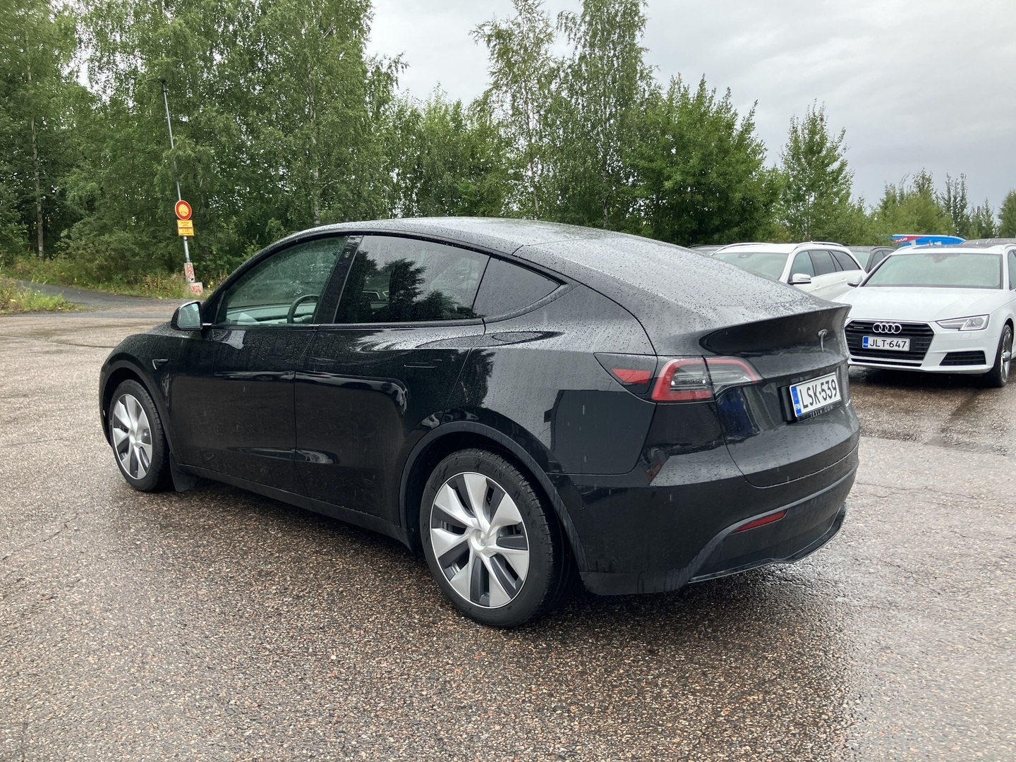 TESLA Model Y 2023
