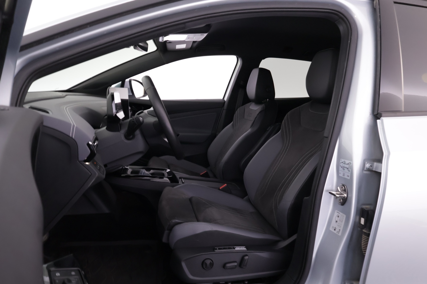 VOLKSWAGEN ID.4 2025