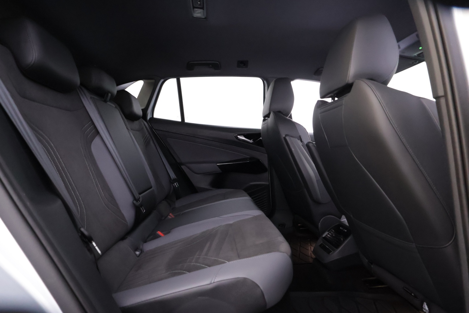 VOLKSWAGEN ID.4 2025