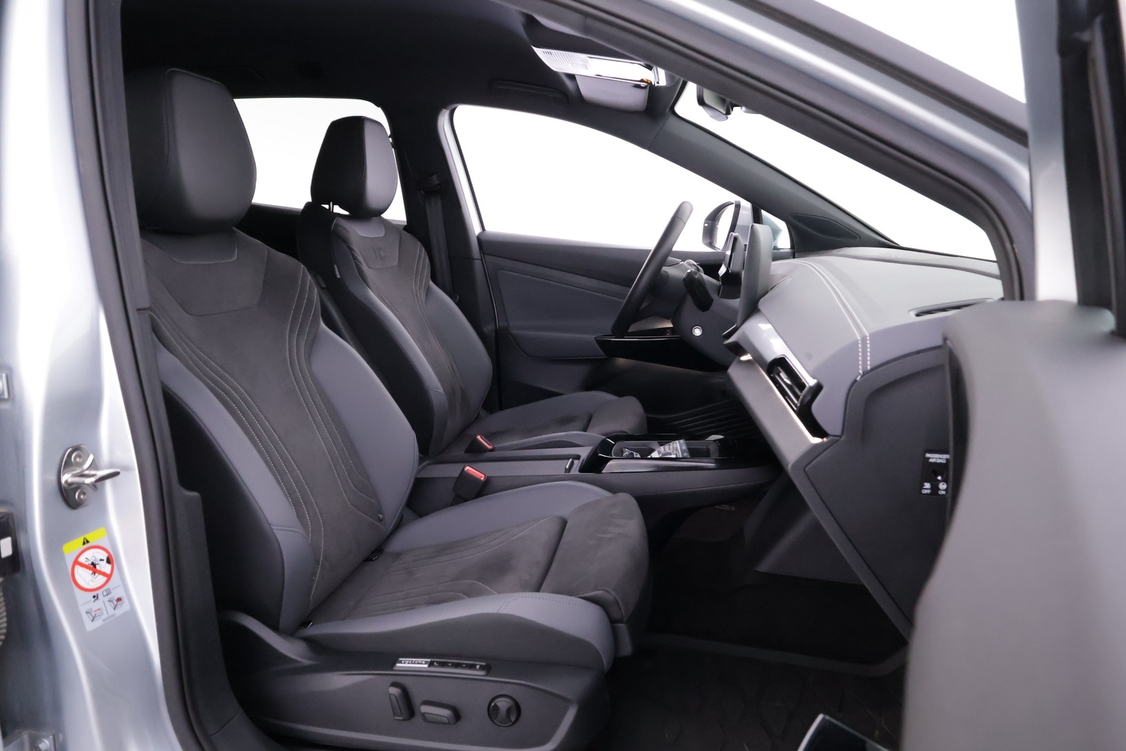 VOLKSWAGEN ID.4 2025