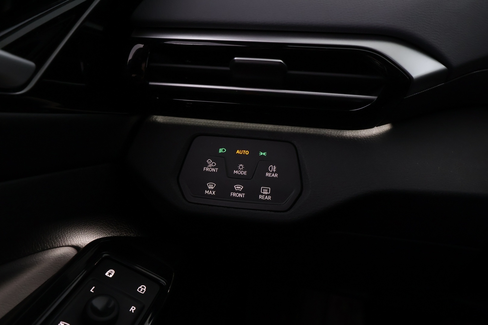 VOLKSWAGEN ID.4 2025