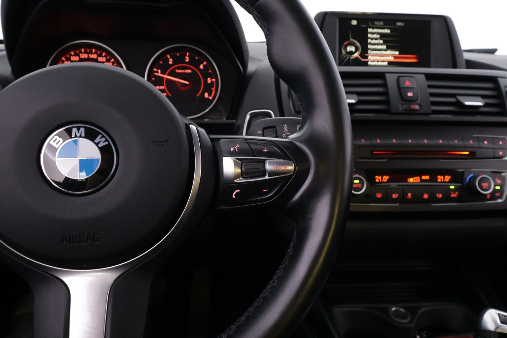 BMW 218 2015