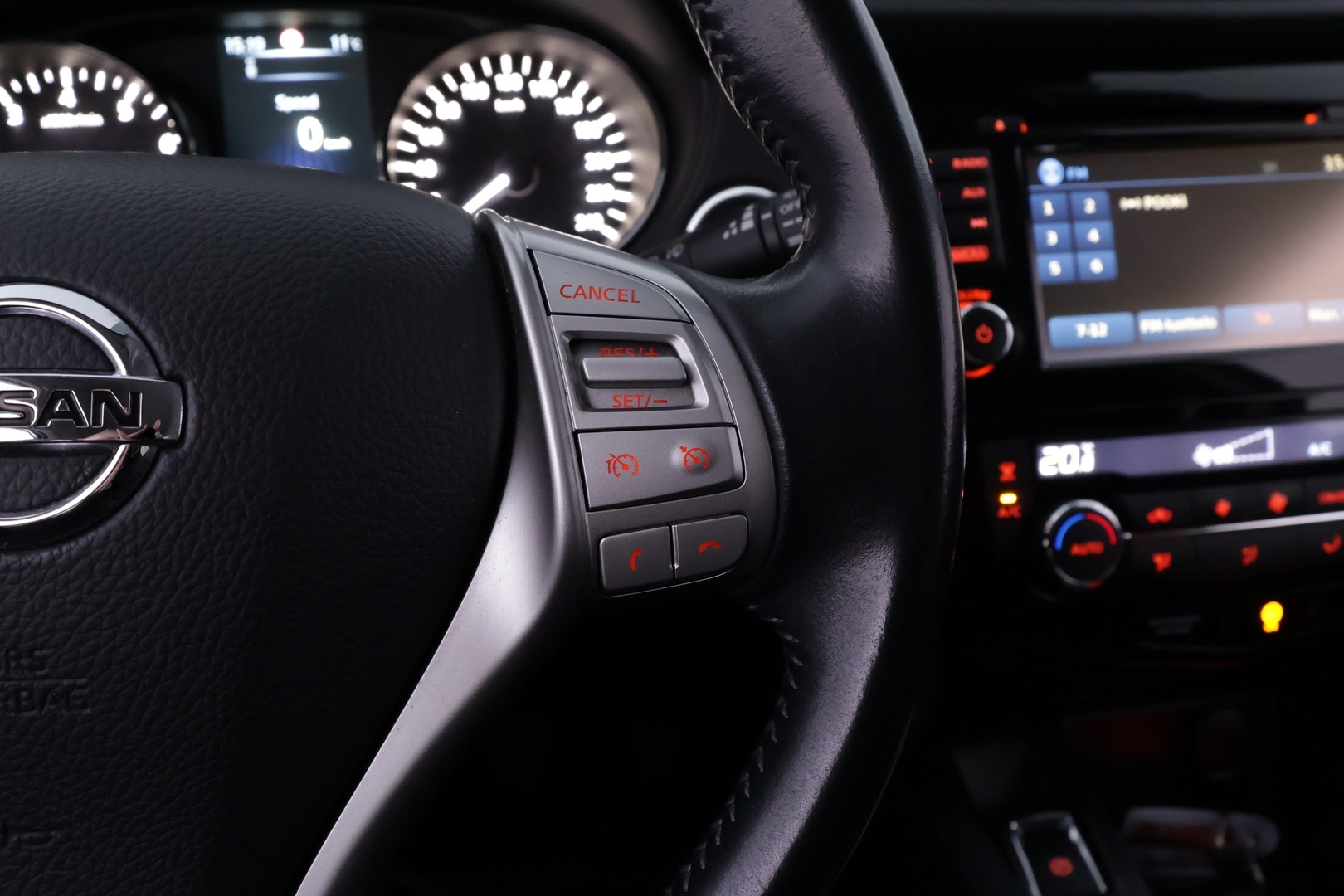 NISSAN Qashqai 2016