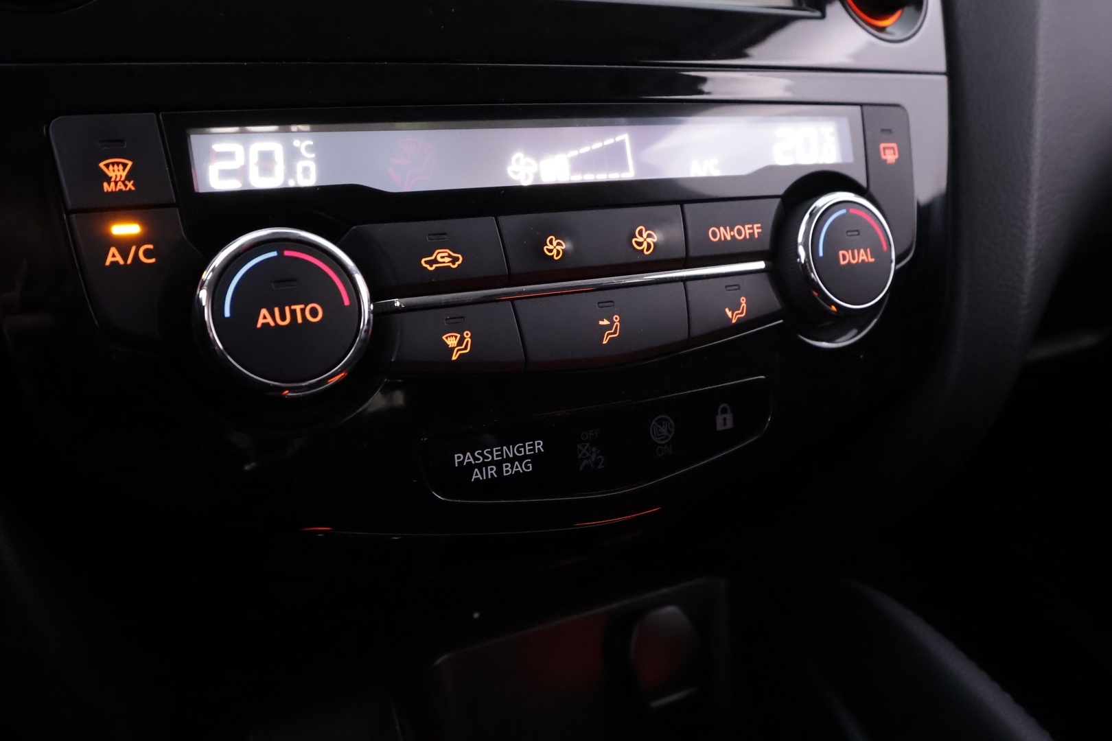 NISSAN Qashqai 2016