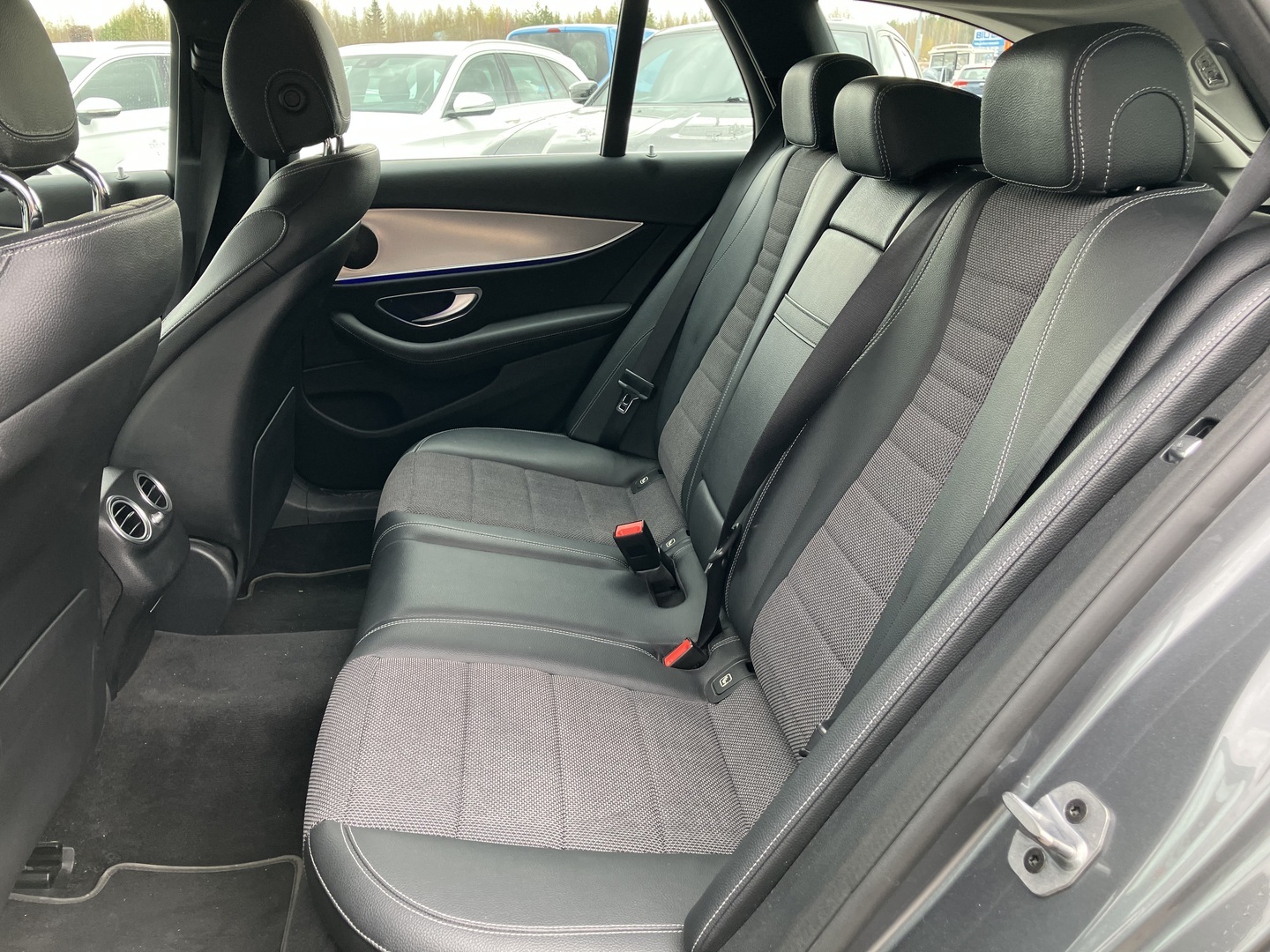 MERCEDES-BENZ E 2019