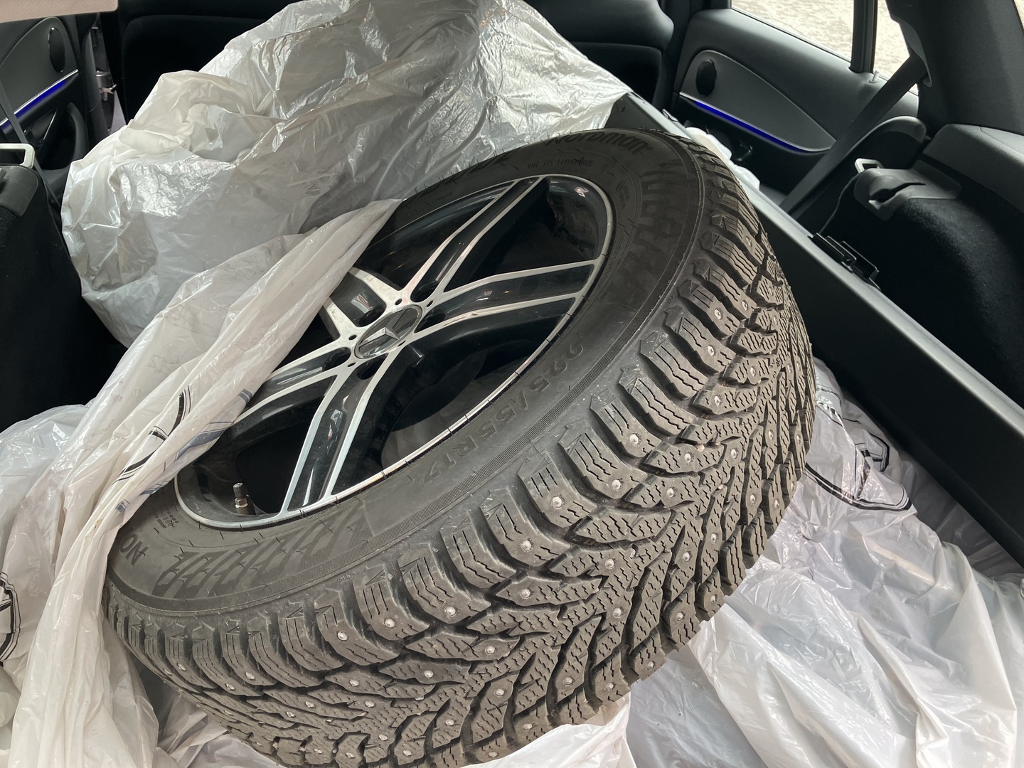 MERCEDES-BENZ E 2019