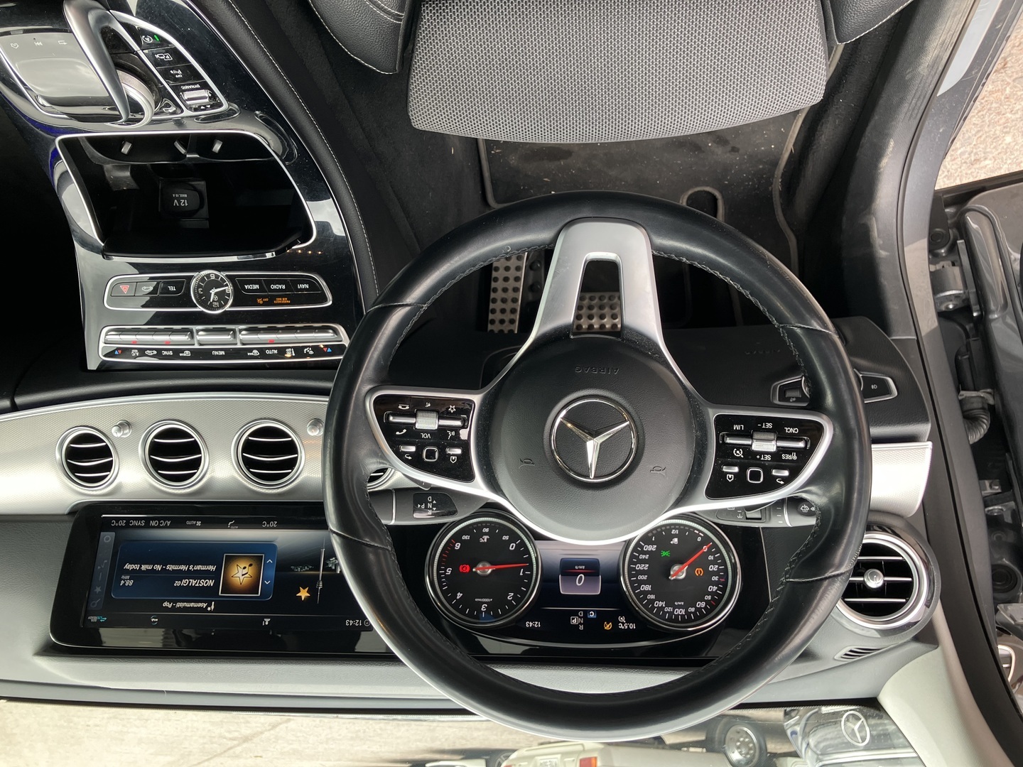 MERCEDES-BENZ E 2019