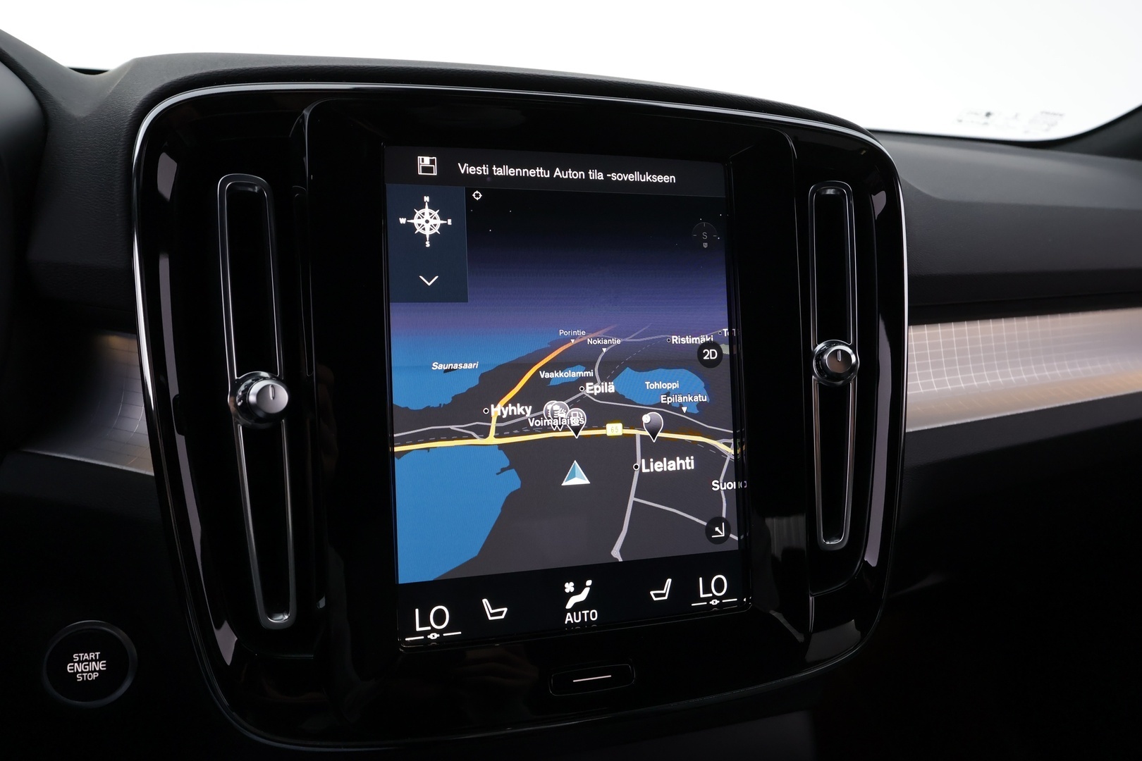 VOLVO XC40 2023