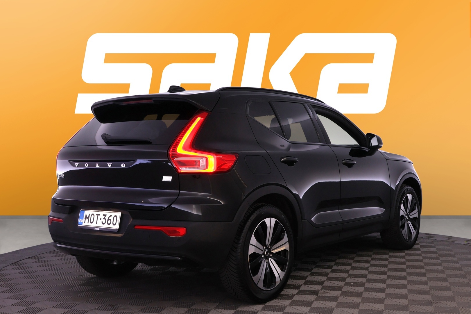 VOLVO XC40 2023