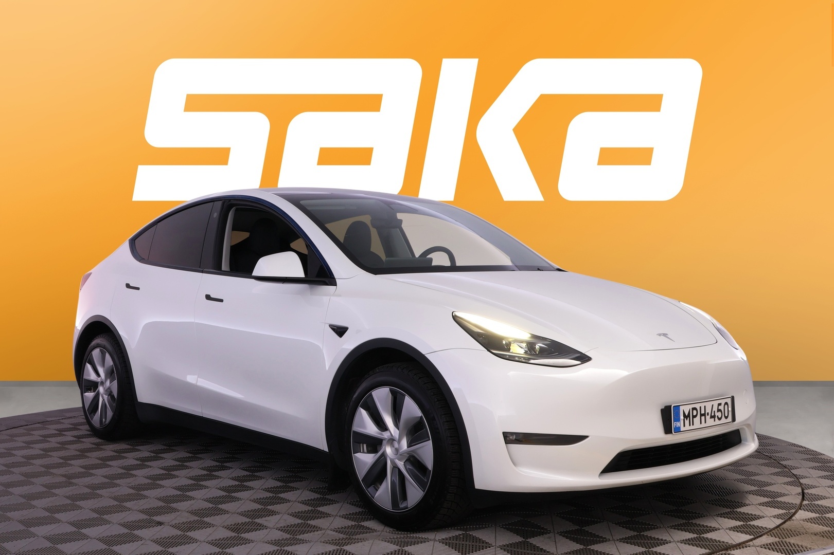 TESLA Model Y 2023
