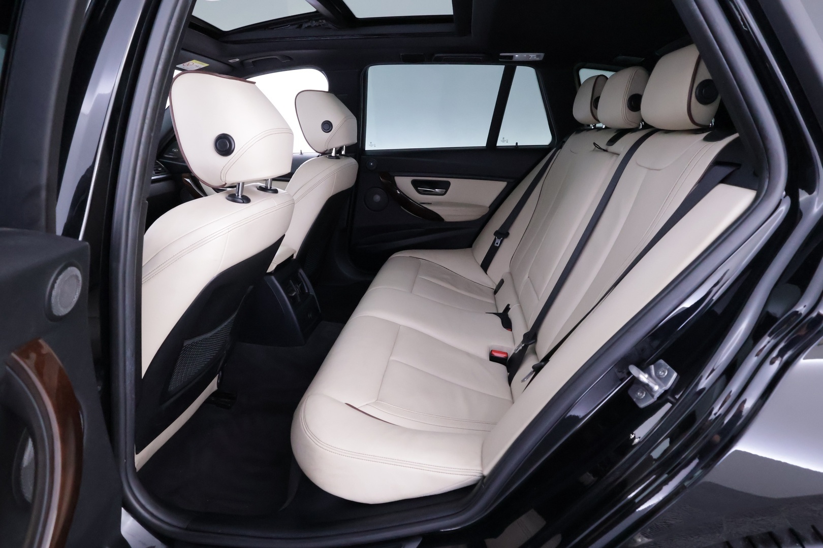 BMW 330 2015