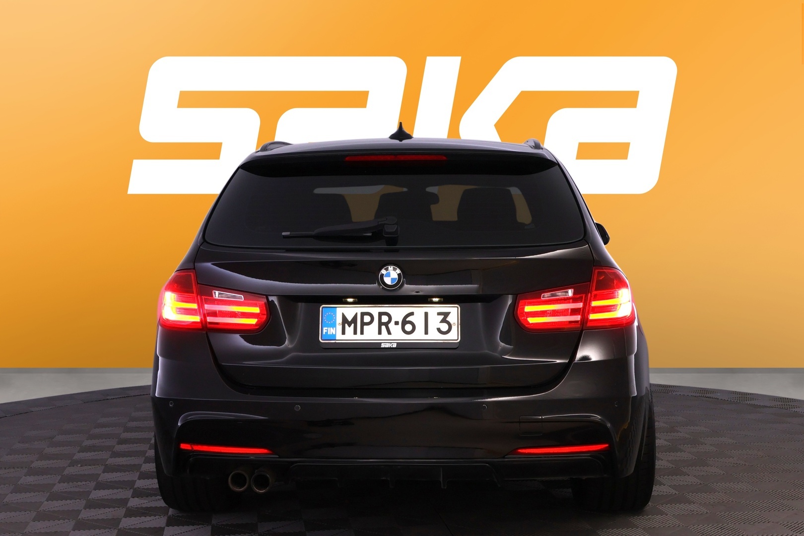 BMW 330 2015