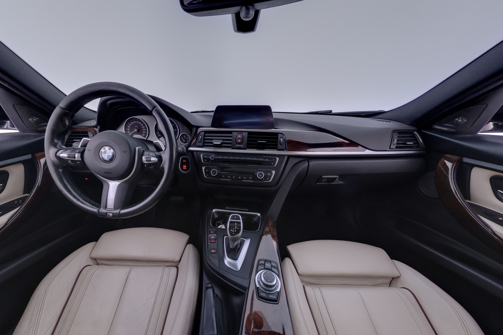 BMW 330 2015