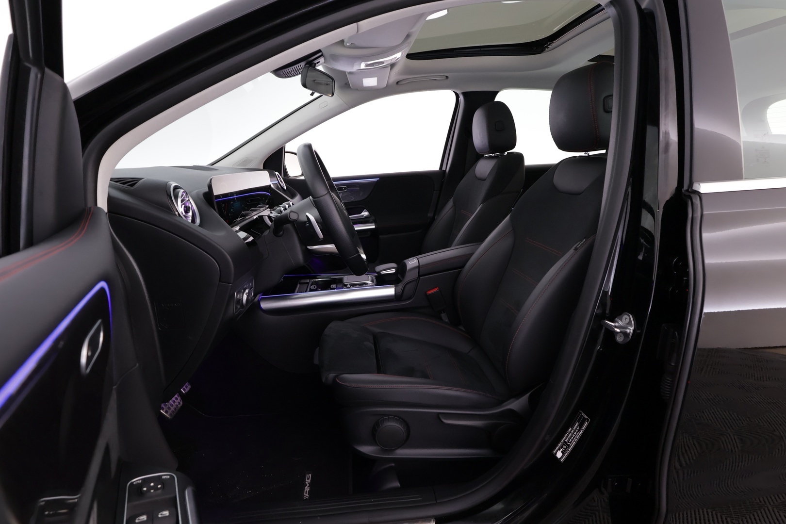 MERCEDES-BENZ B 2023