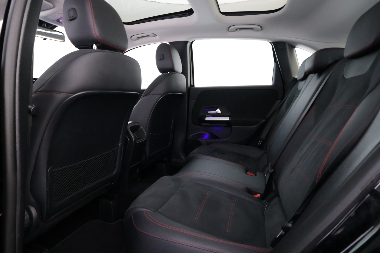 MERCEDES-BENZ B 2023