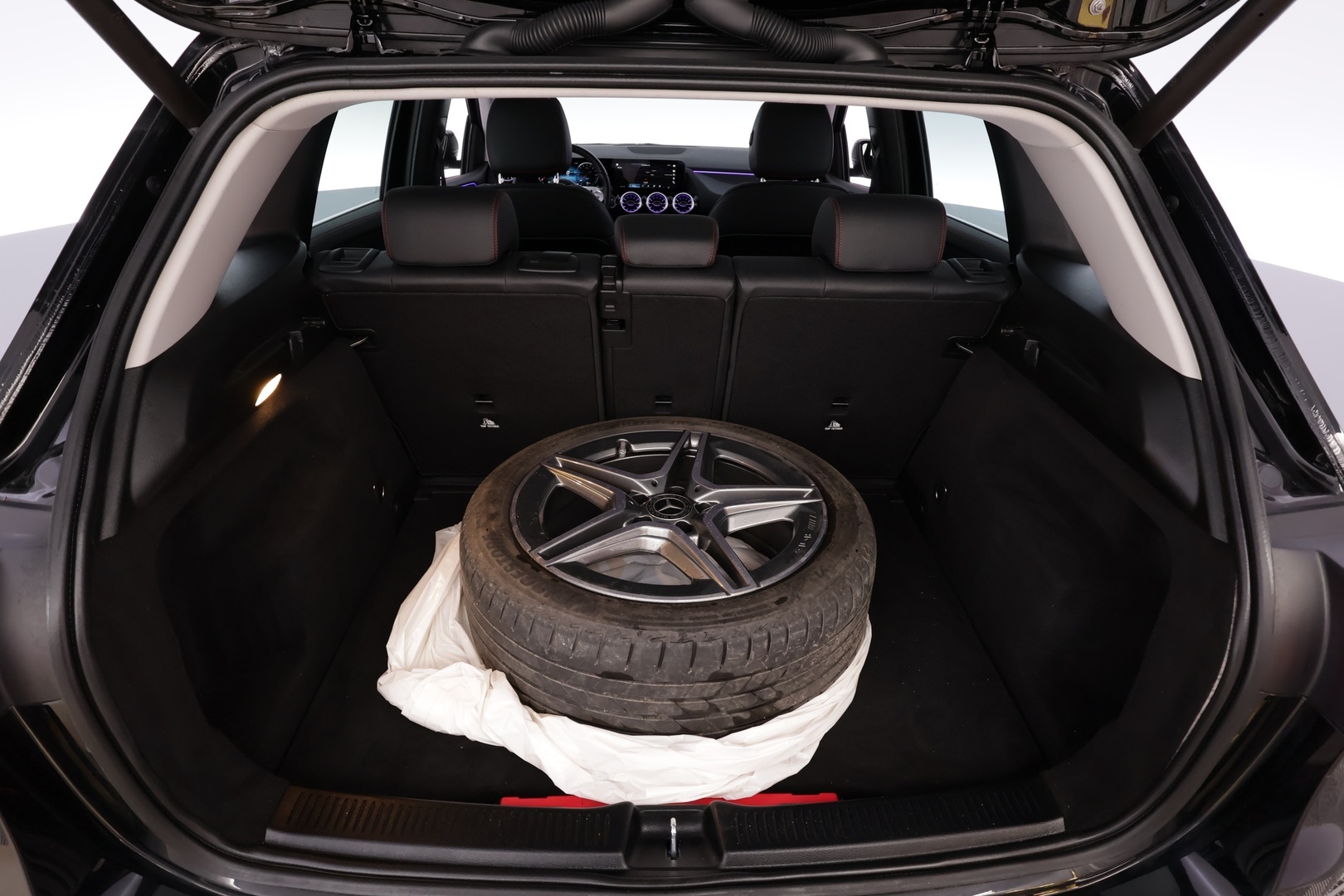 MERCEDES-BENZ B 2023