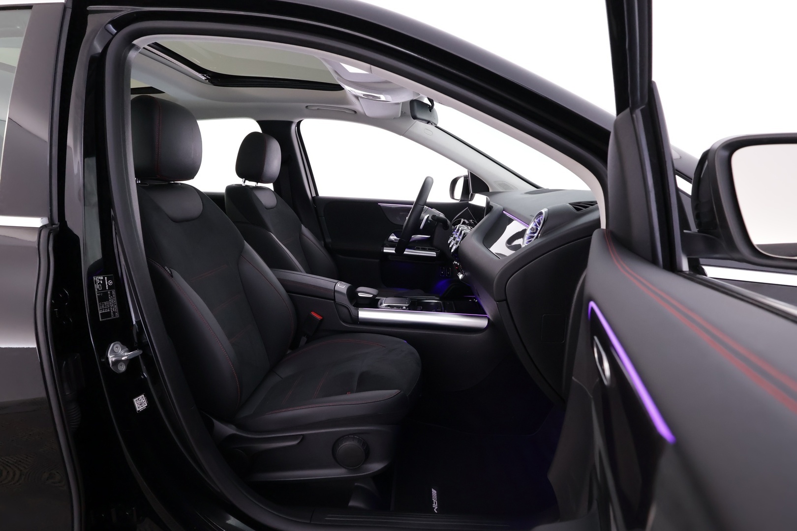 MERCEDES-BENZ B 2023