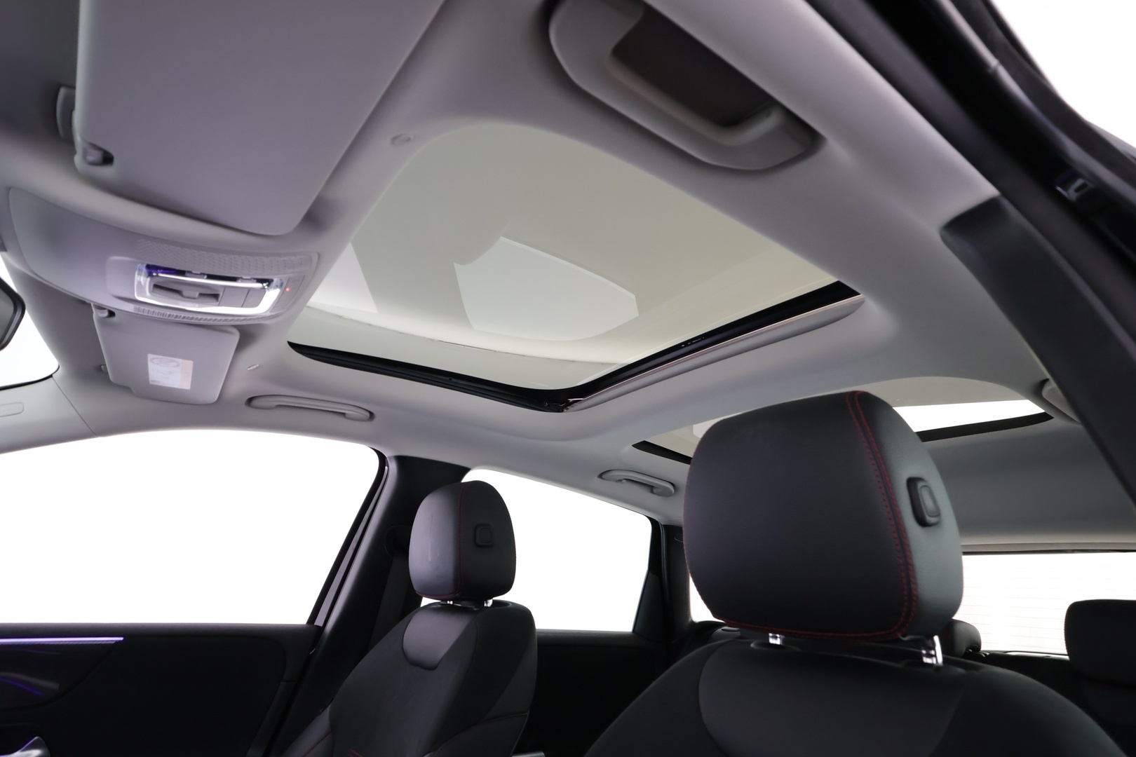 MERCEDES-BENZ B 2023