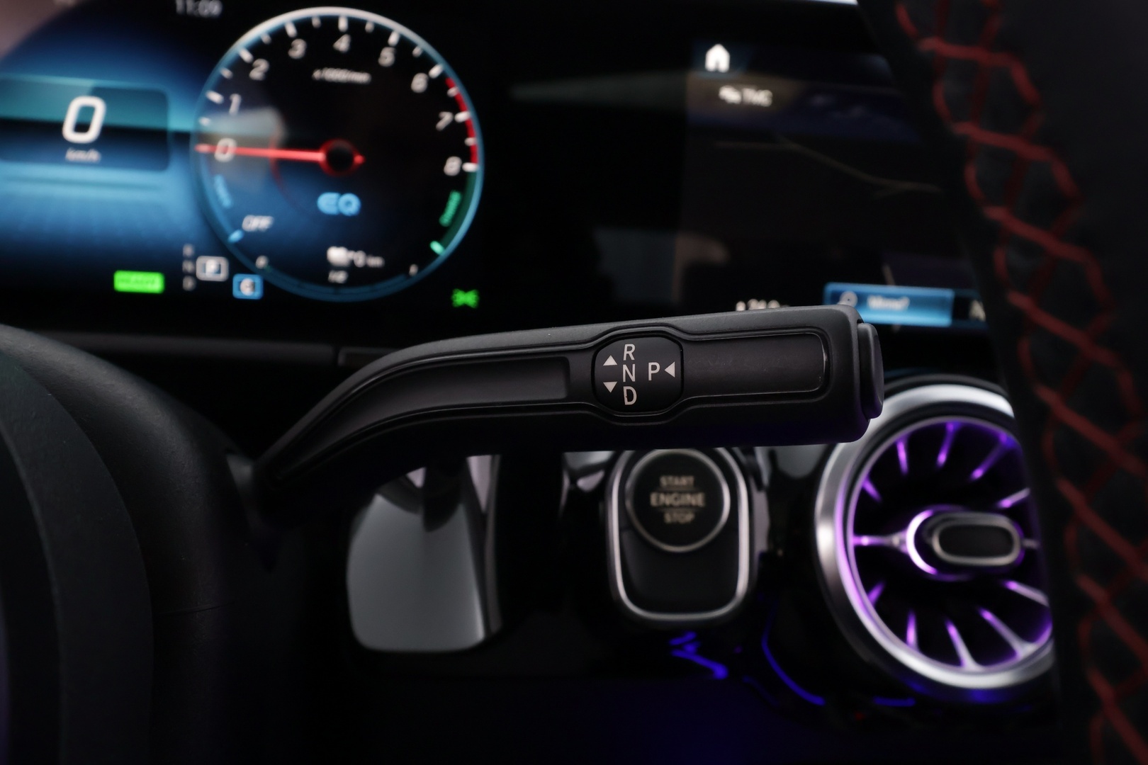 MERCEDES-BENZ B 2023