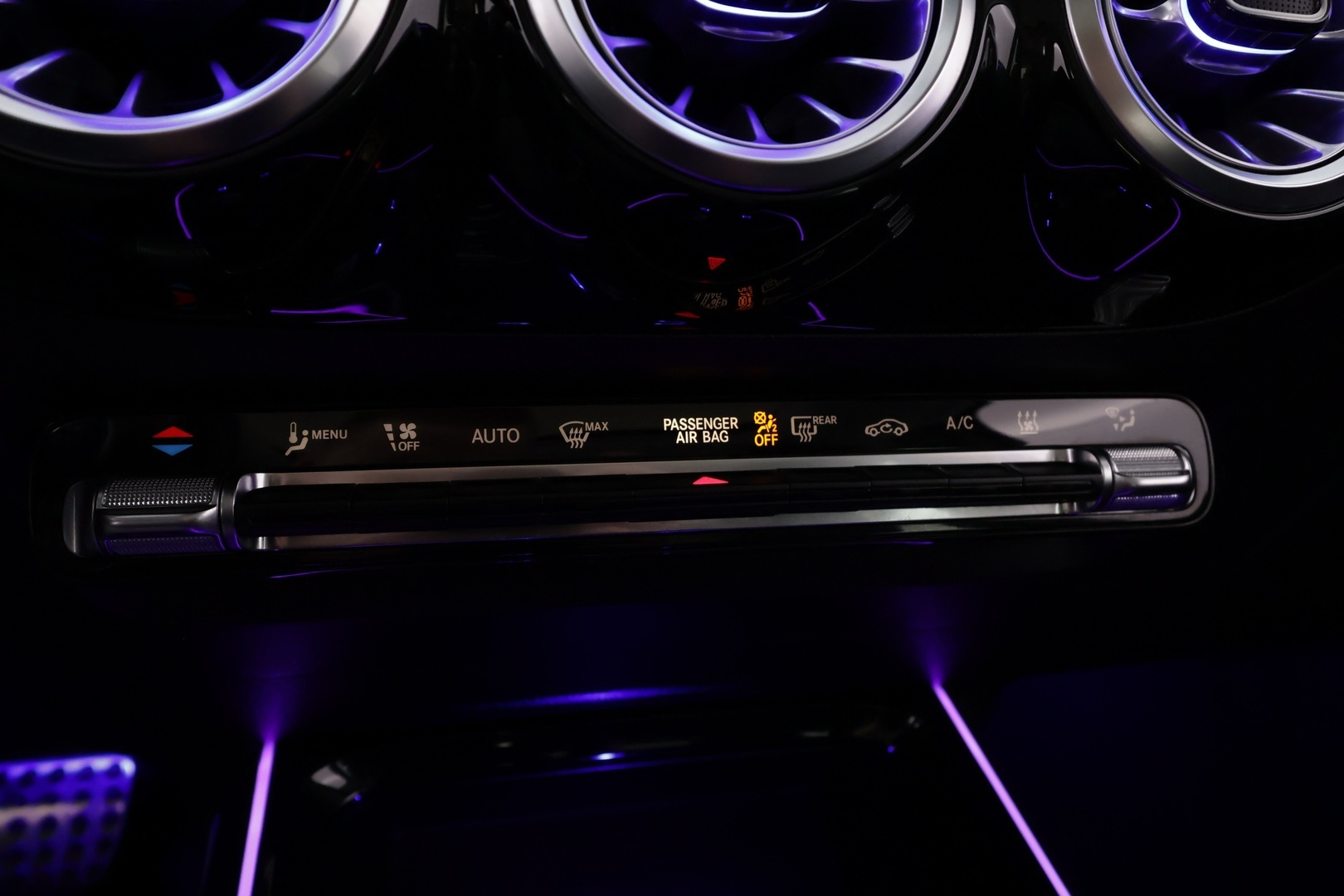 MERCEDES-BENZ B 2023