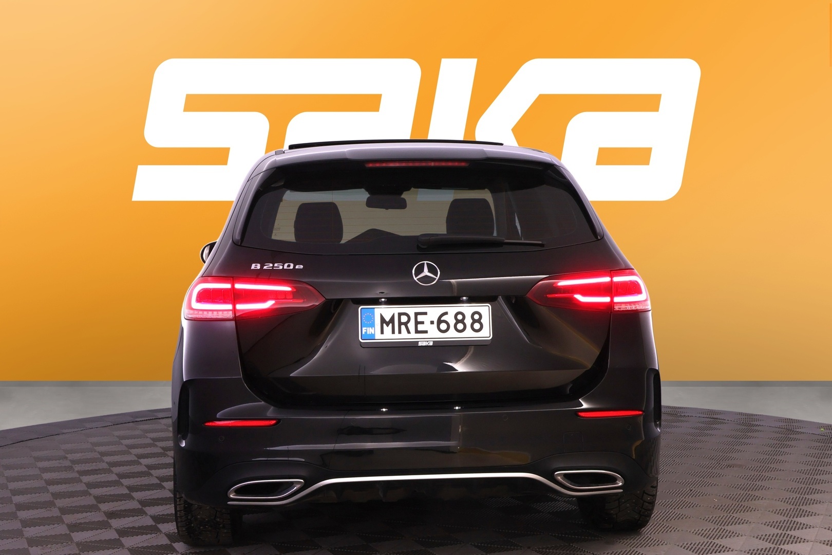 MERCEDES-BENZ B 2023