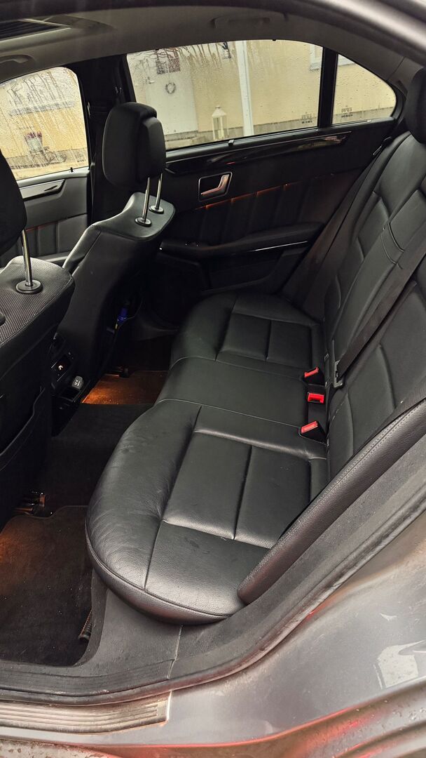 MERCEDES-BENZ E 2012