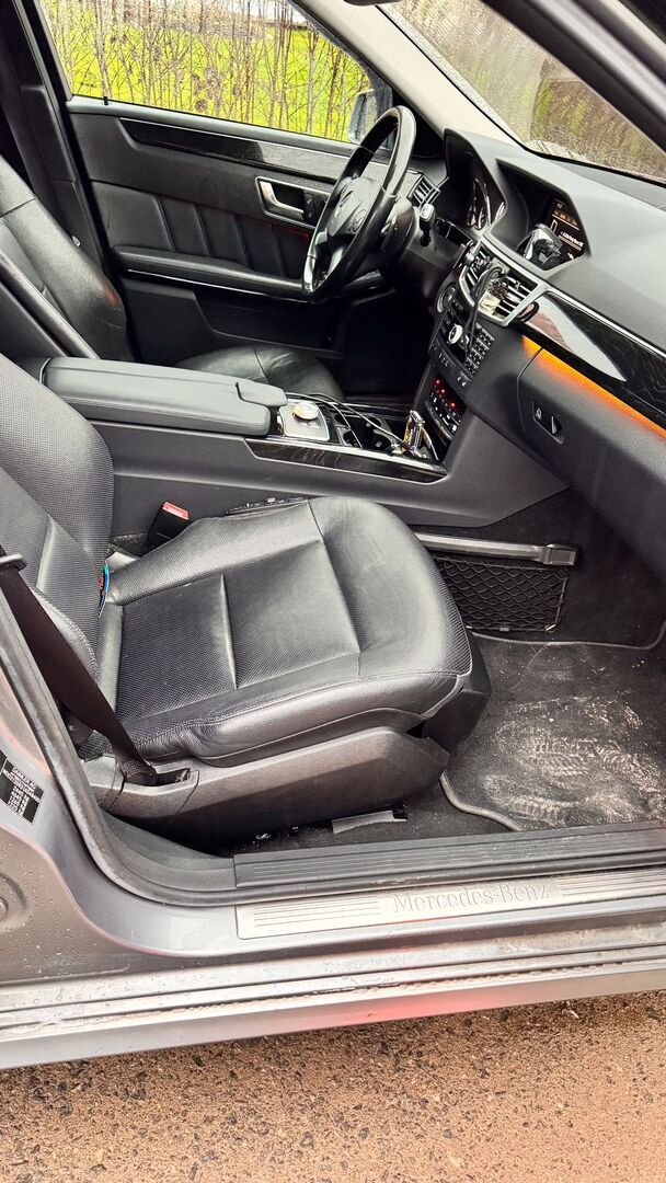 MERCEDES-BENZ E 2012