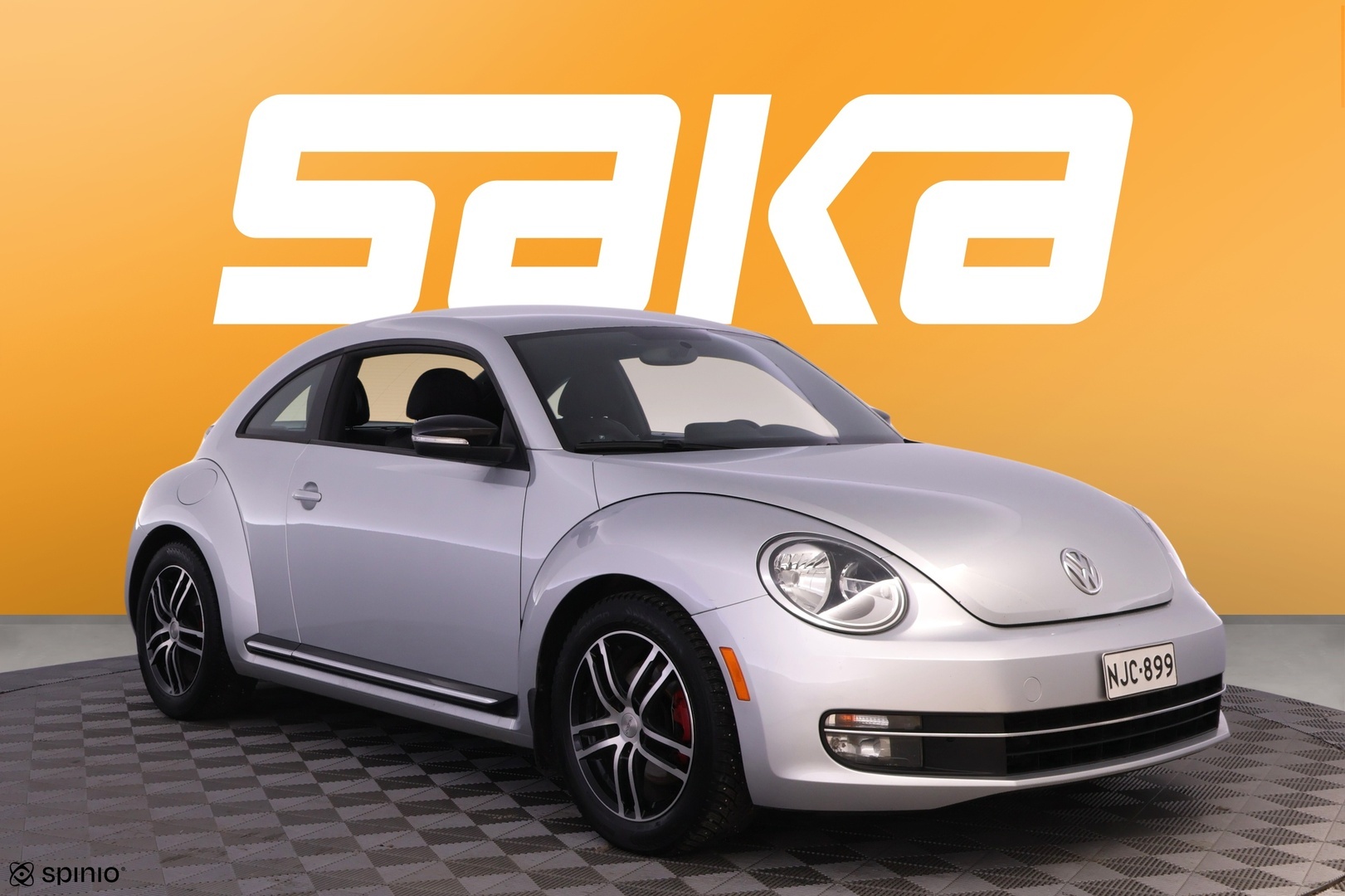 VOLKSWAGEN Beetle 2013