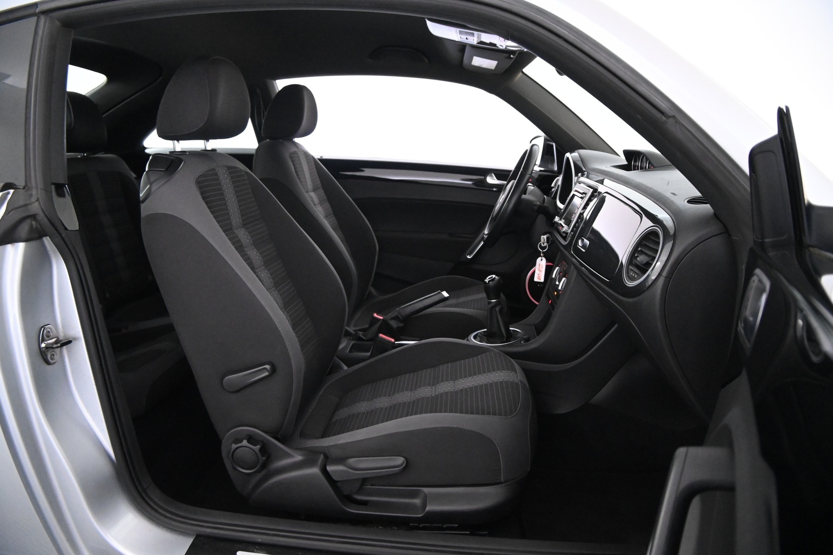 VOLKSWAGEN Beetle 2013