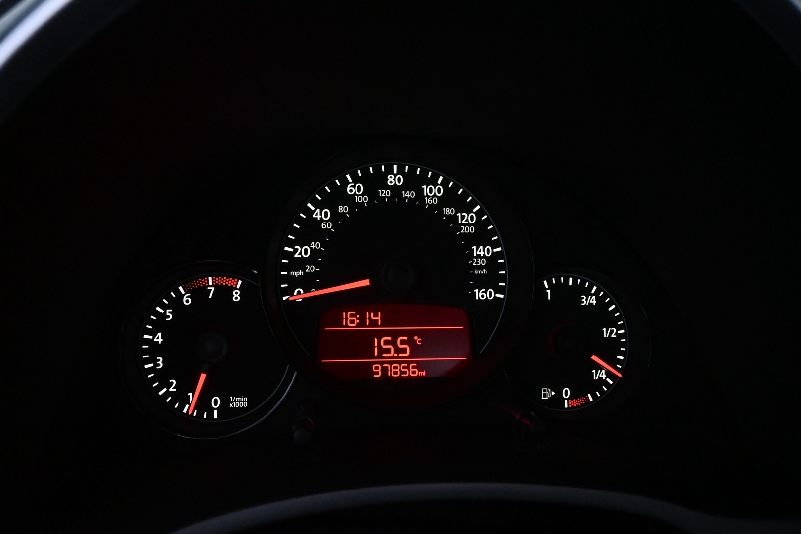 VOLKSWAGEN Beetle 2013