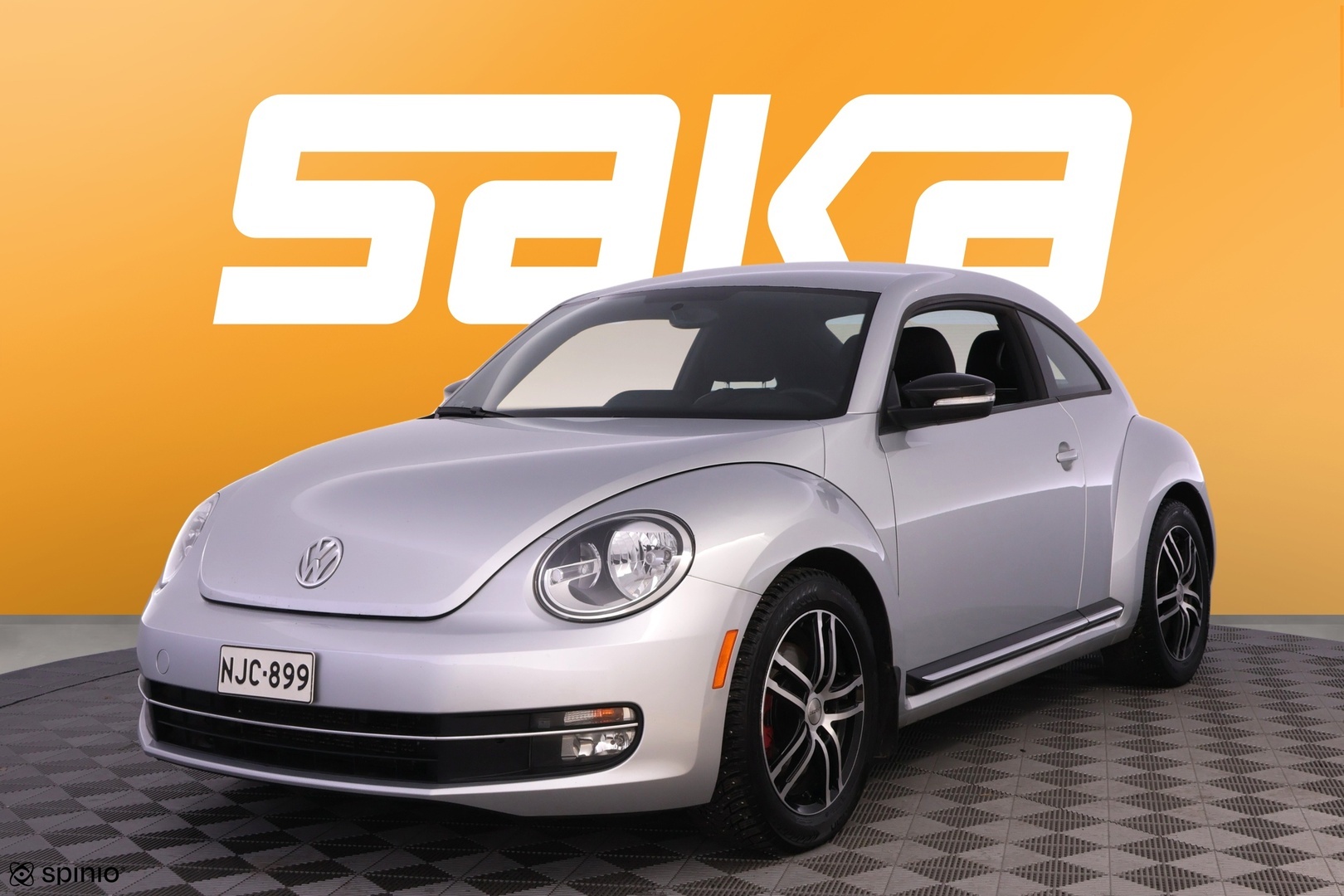 VOLKSWAGEN Beetle 2013