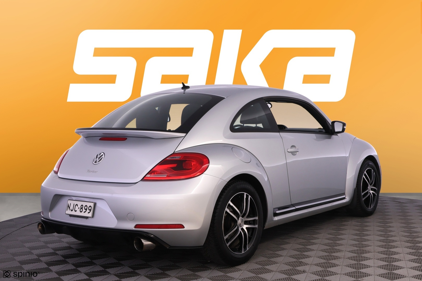 VOLKSWAGEN Beetle 2013