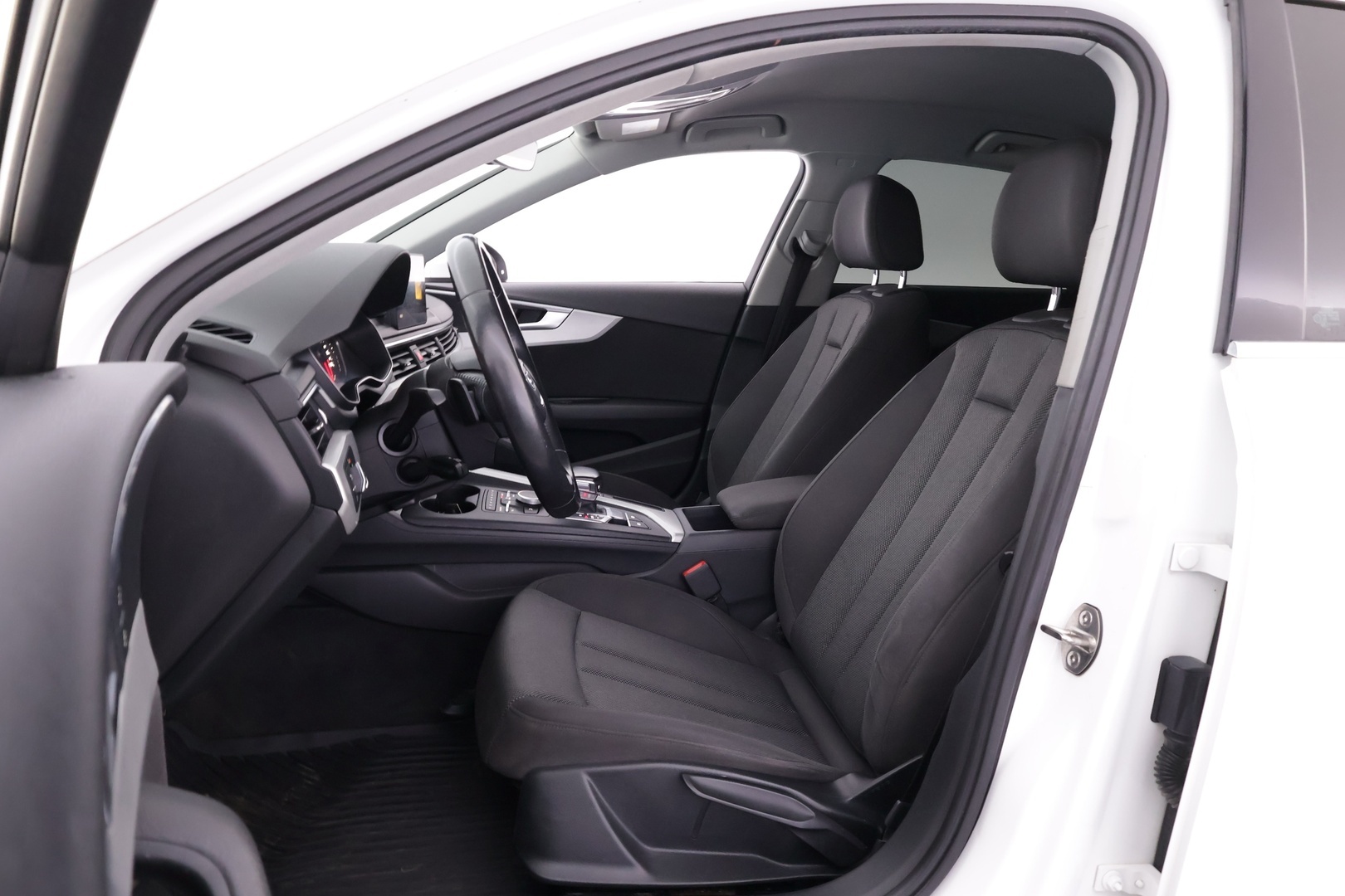 AUDI A4 2016