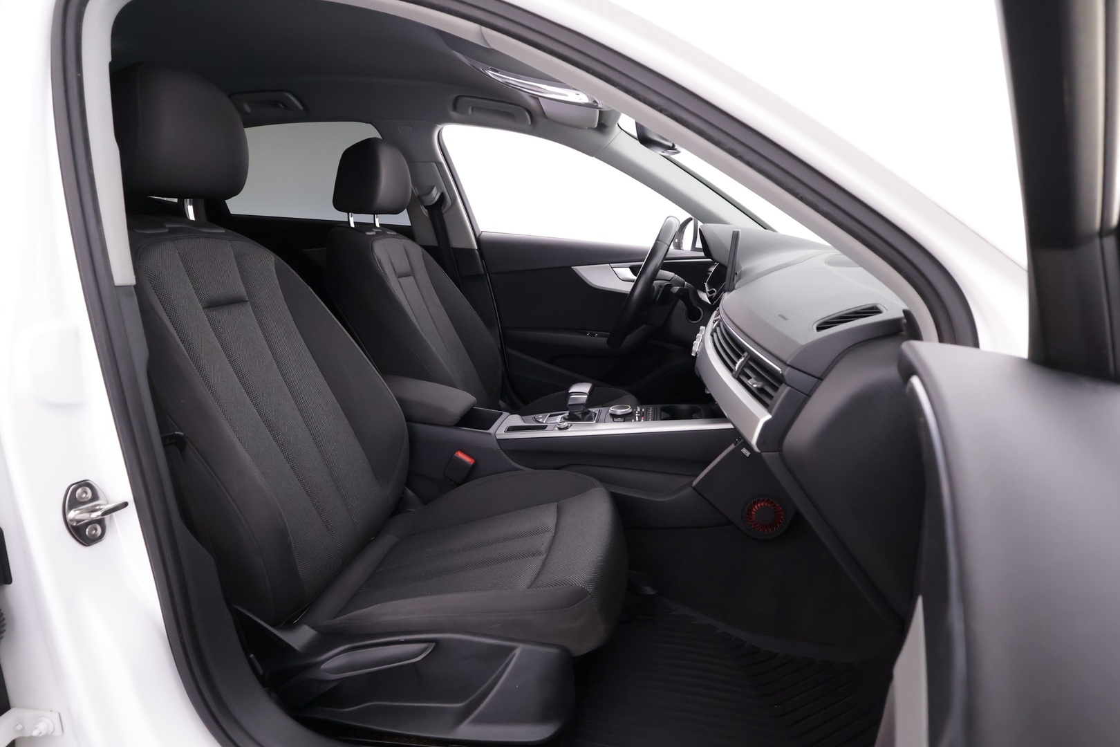 AUDI A4 2016