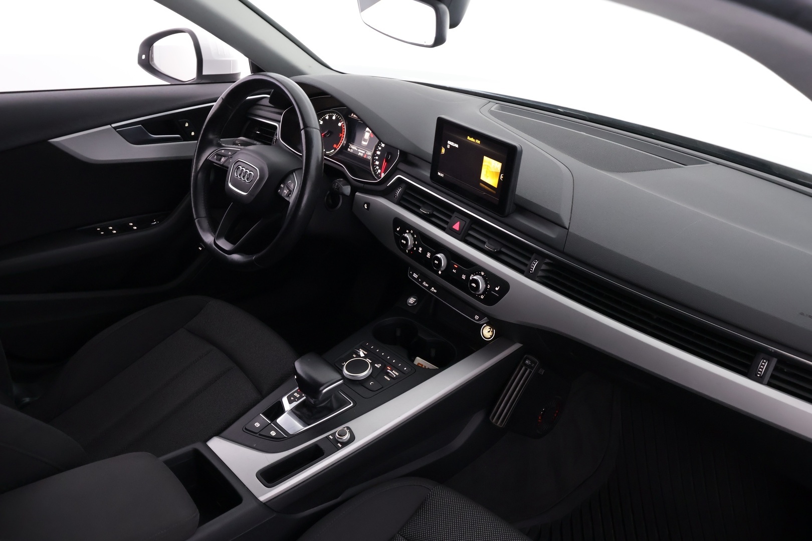AUDI A4 2016