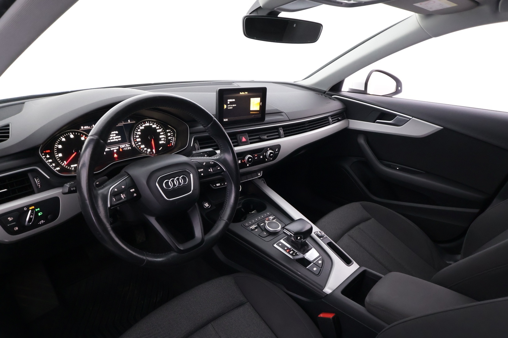 AUDI A4 2016