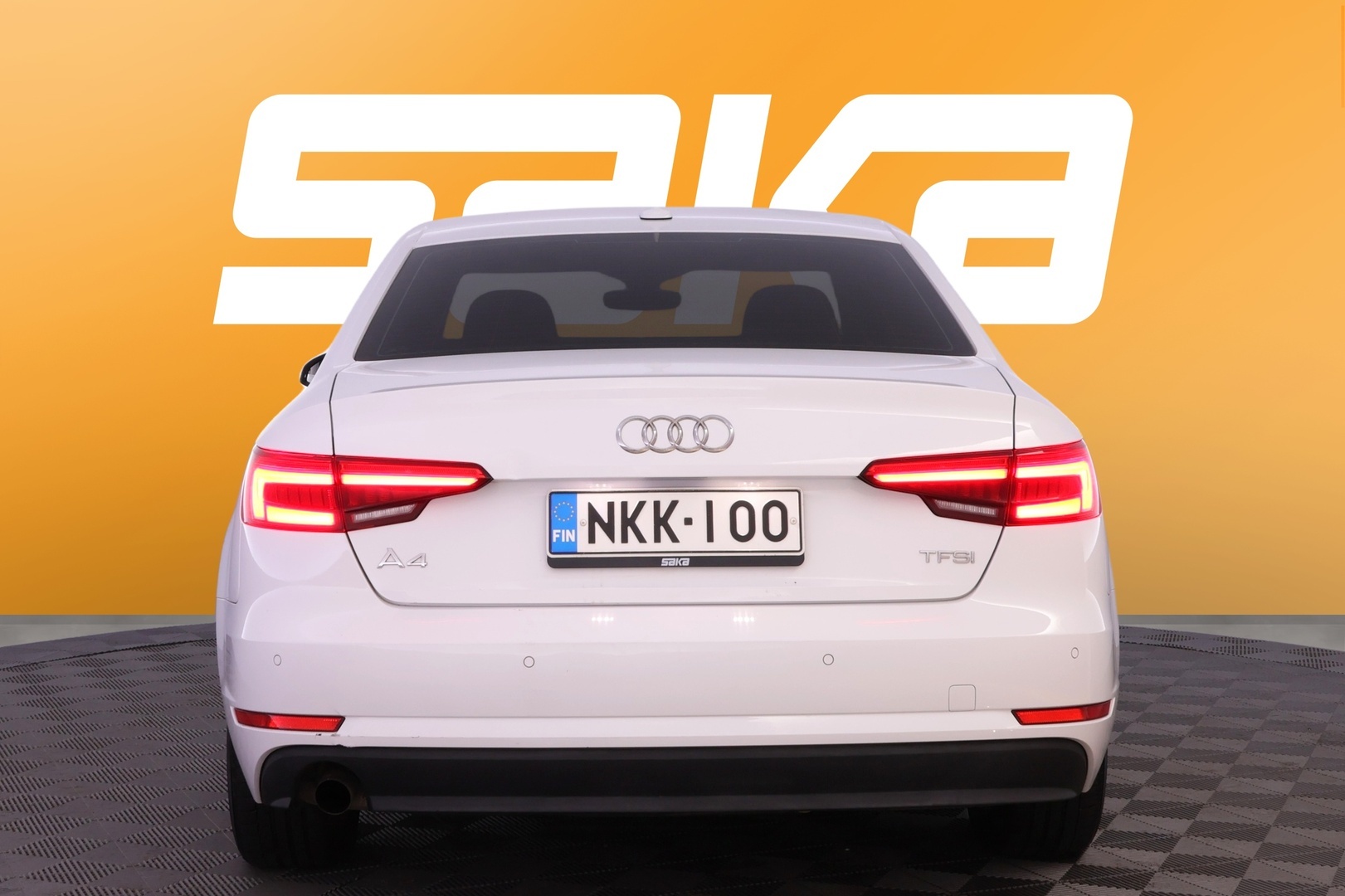 AUDI A4 2016