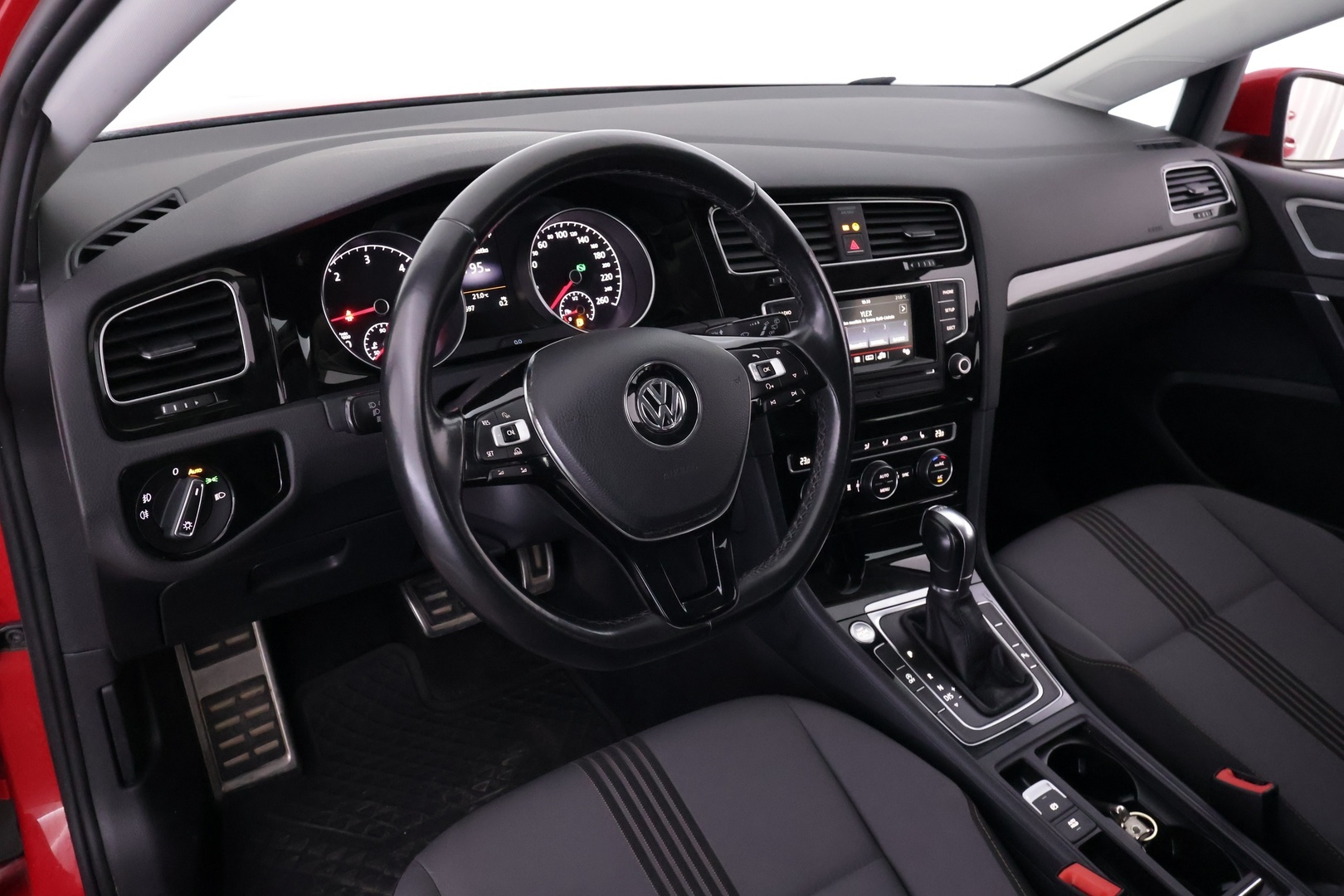 VOLKSWAGEN Golf 2016