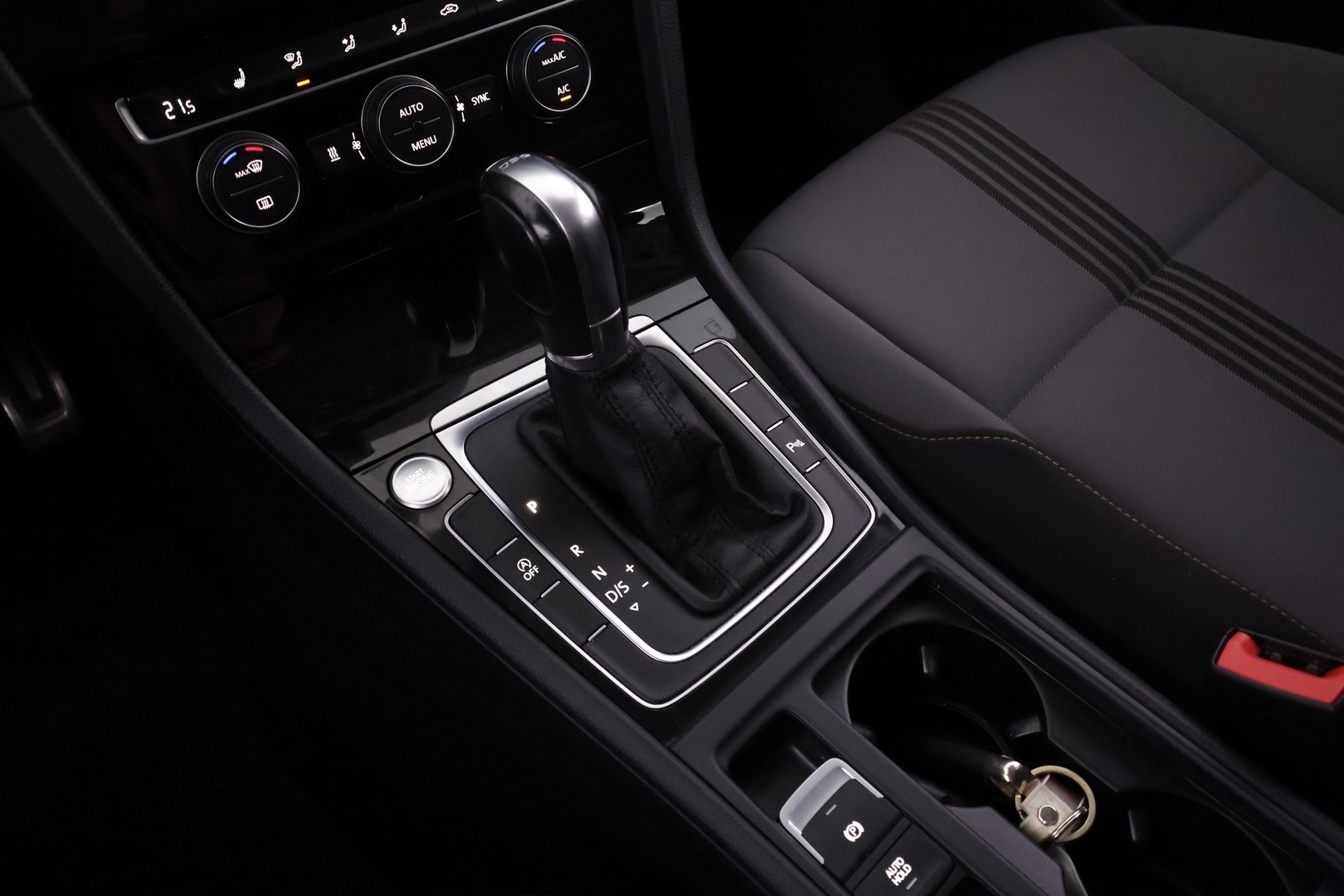 VOLKSWAGEN Golf 2016