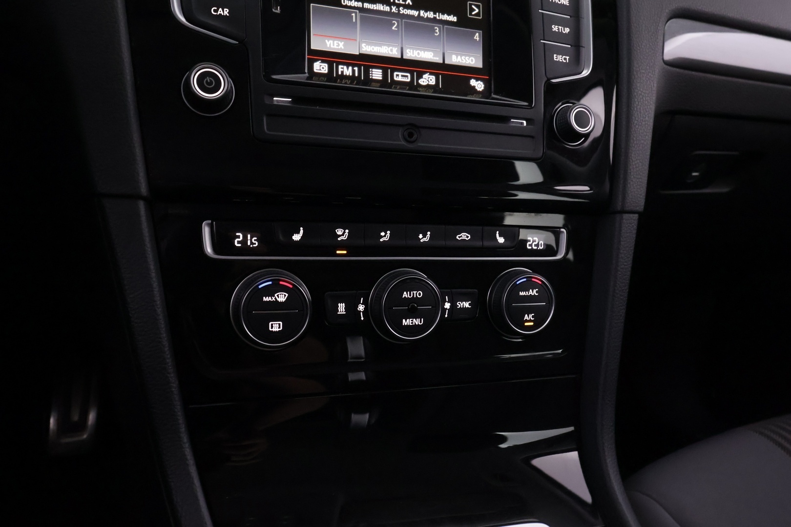 VOLKSWAGEN Golf 2016