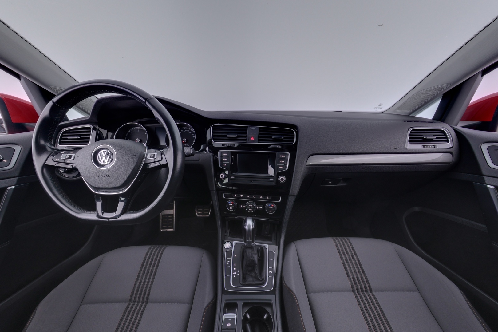 VOLKSWAGEN Golf 2016