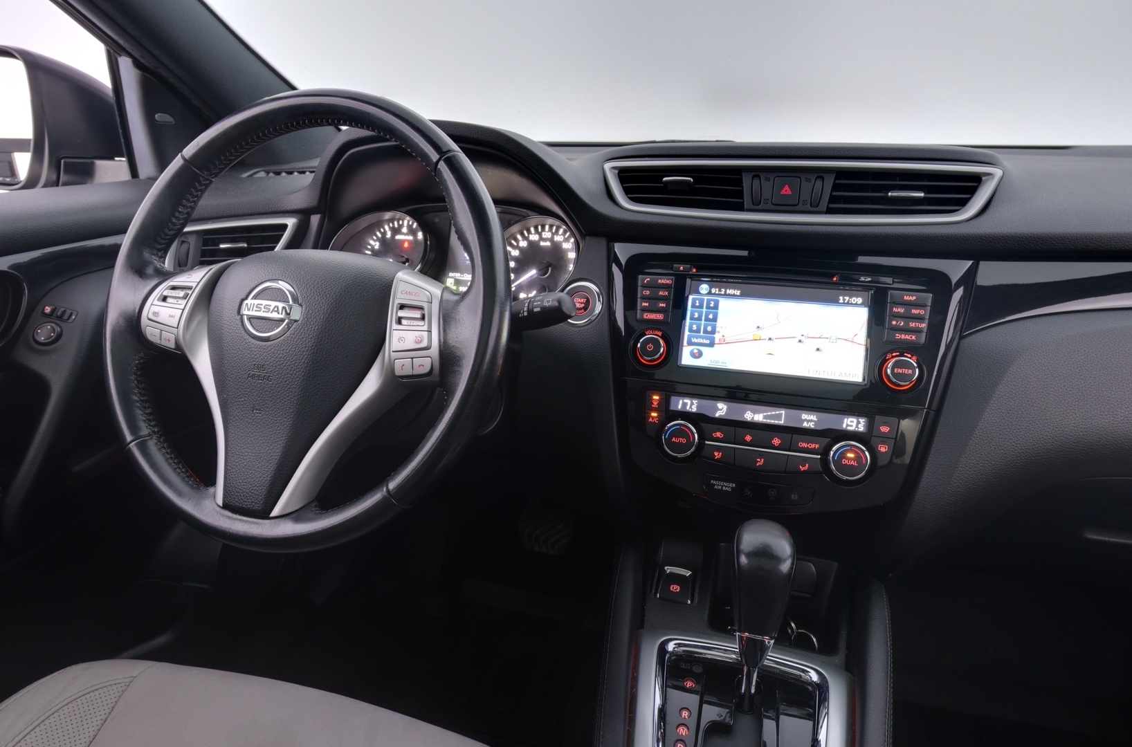 NISSAN Qashqai 2016
