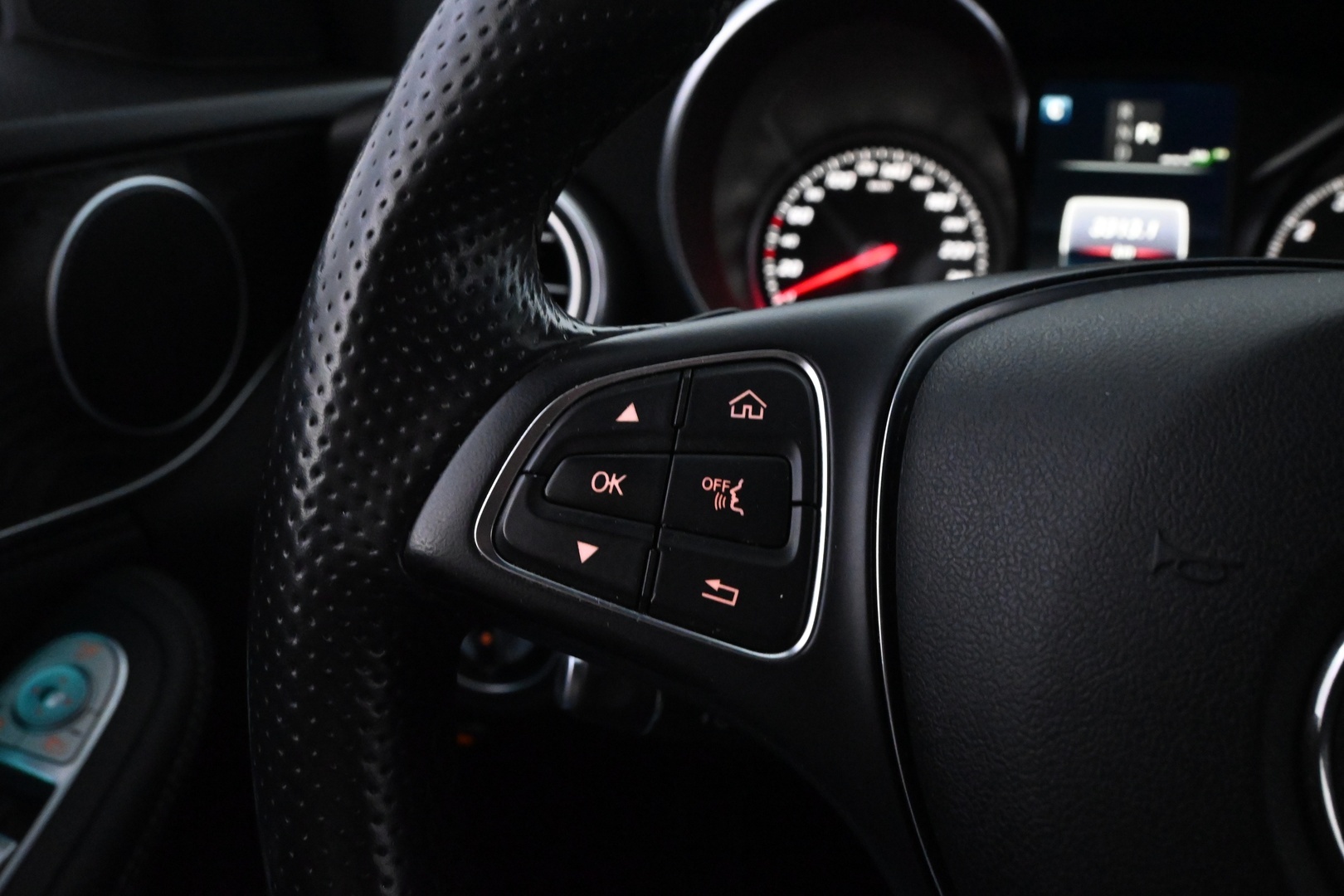 MERCEDES-BENZ C 2016