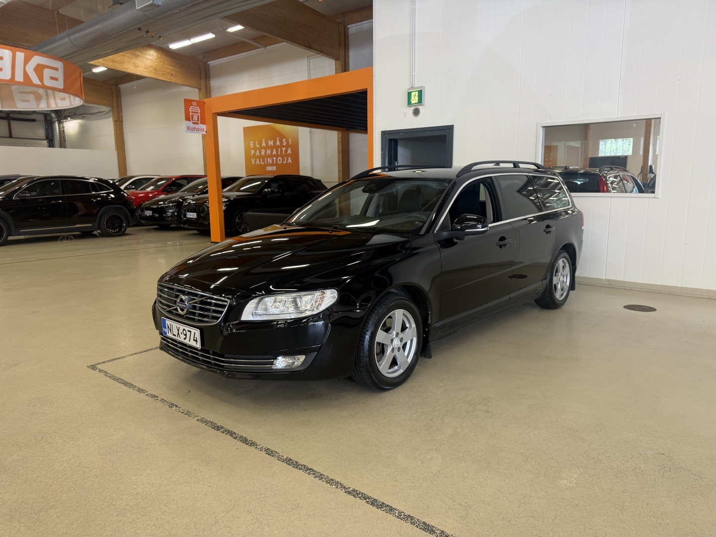 VOLVO V70 2015