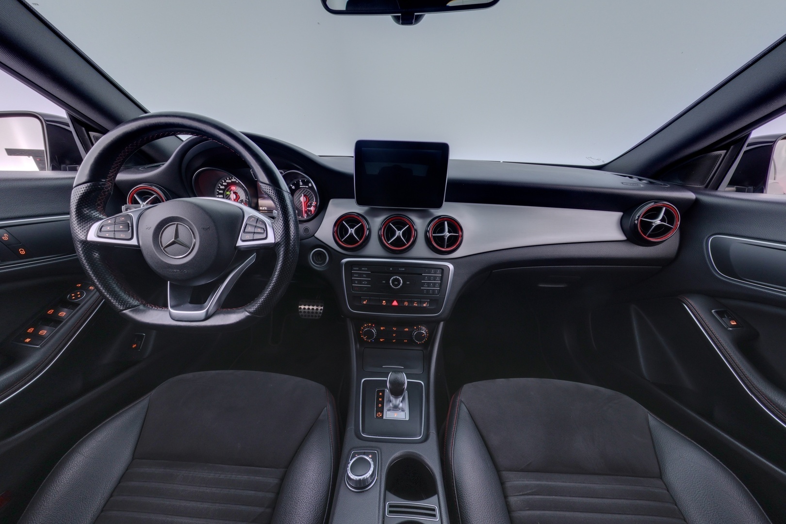 MERCEDES-BENZ CLA 45 AMG 2016