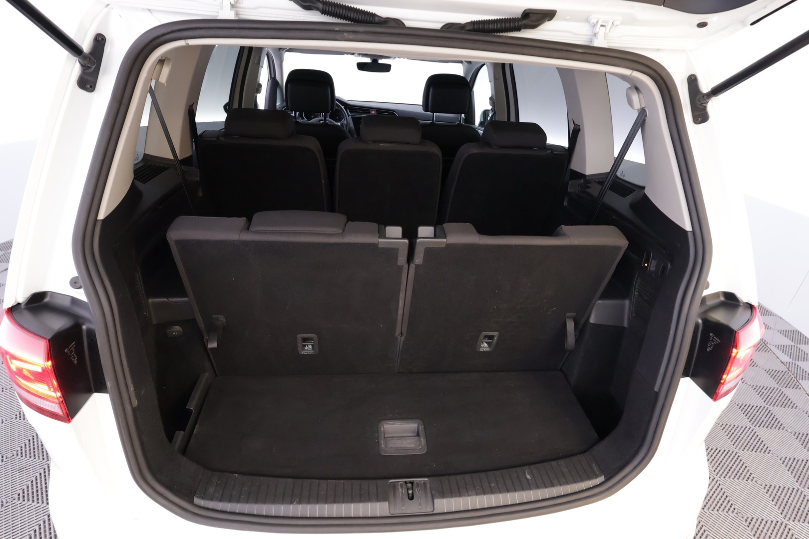 VOLKSWAGEN Touran 2020