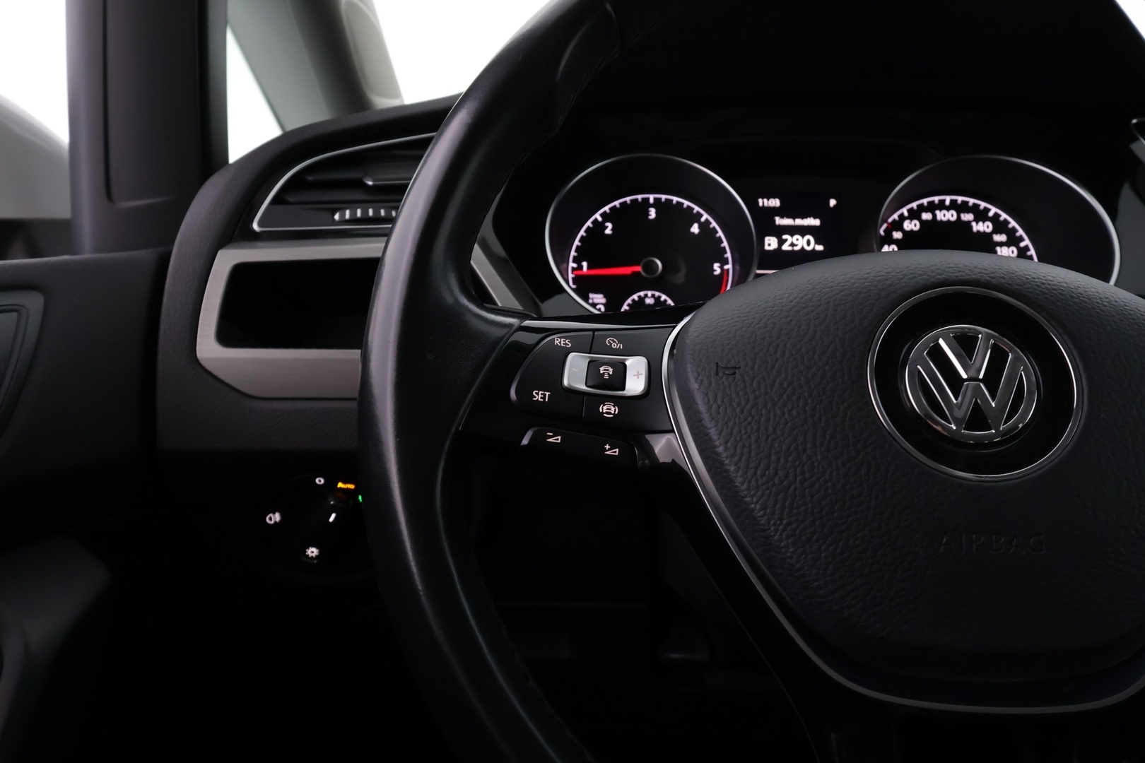 VOLKSWAGEN Touran 2020