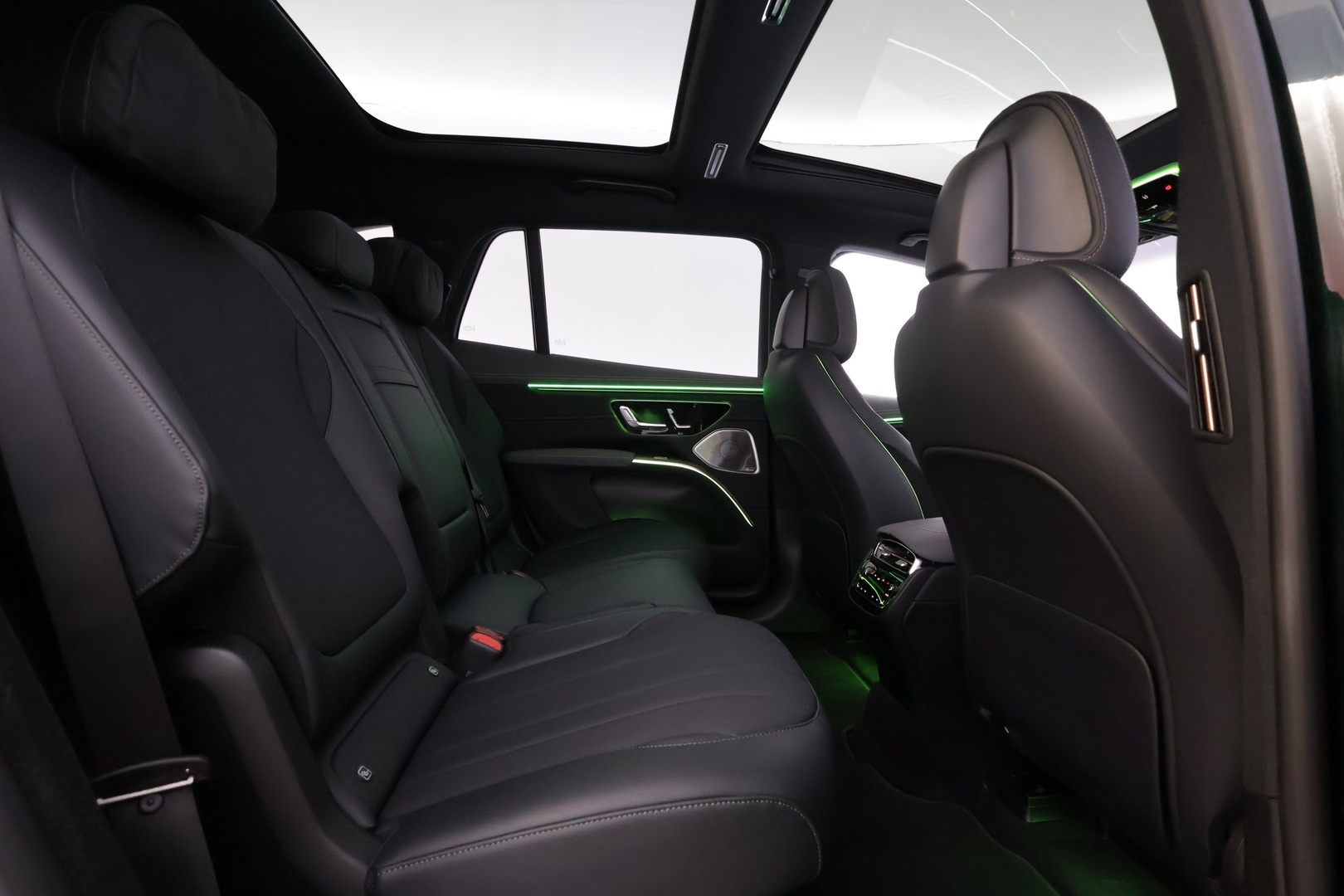 MERCEDES-BENZ EQS SUV 2023