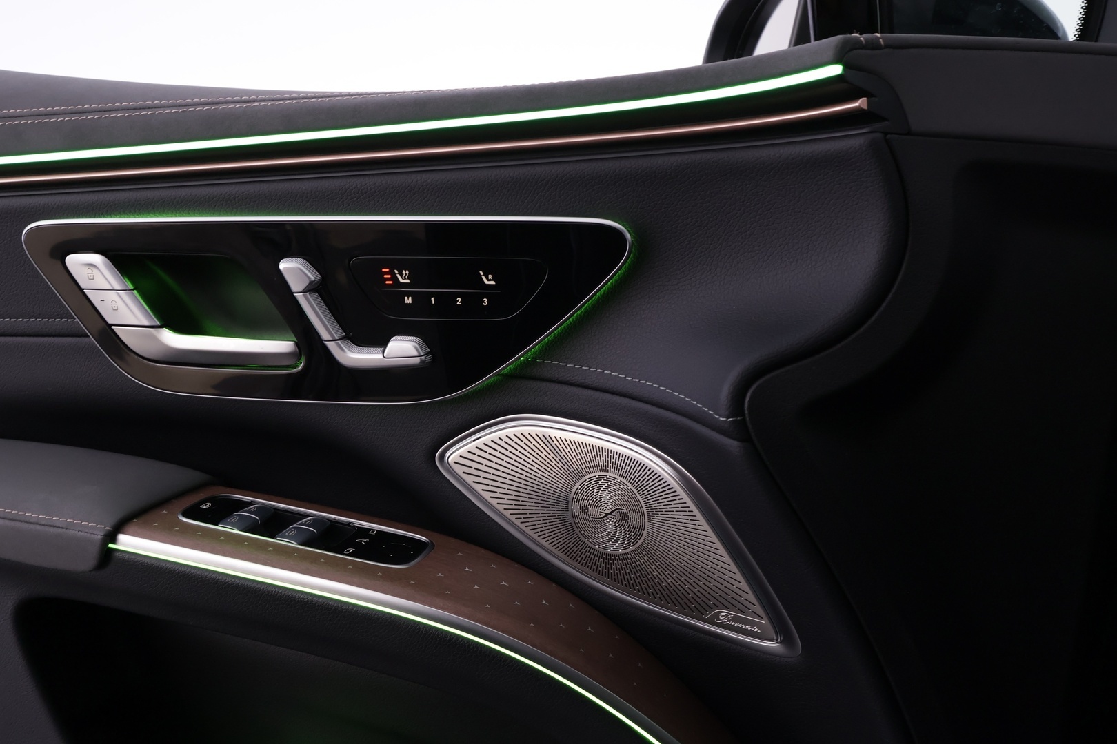 MERCEDES-BENZ EQS SUV 2023