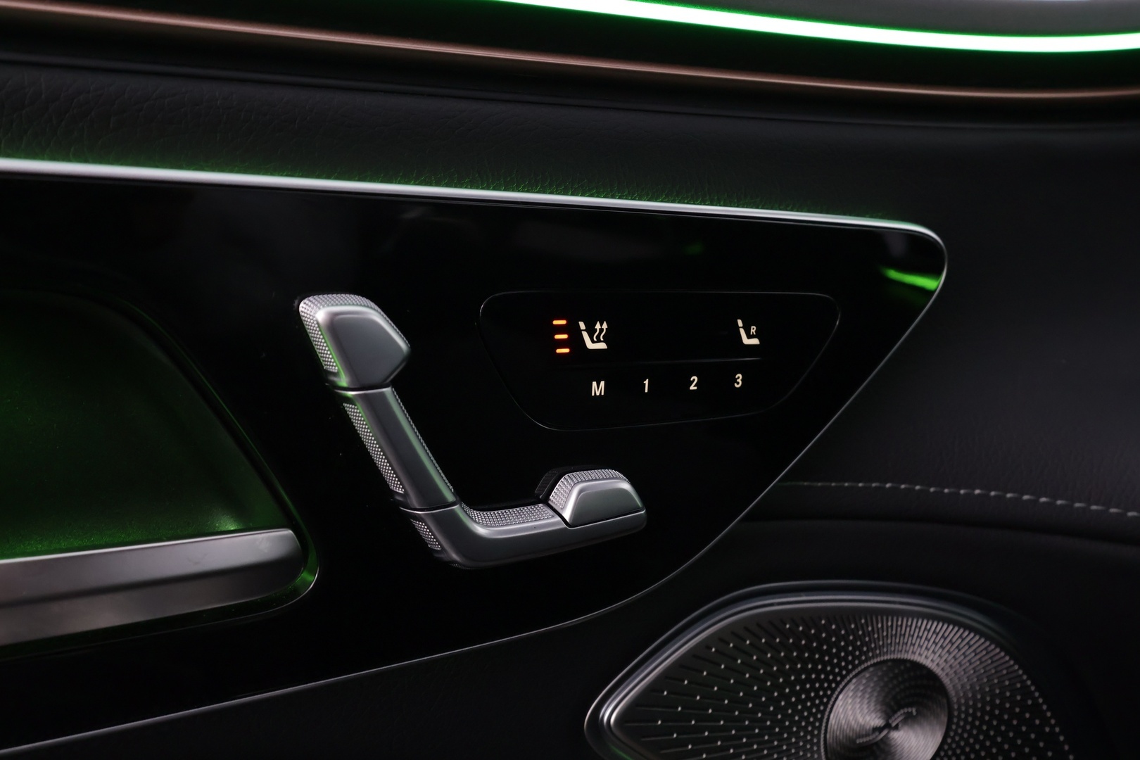 MERCEDES-BENZ EQS SUV 2023